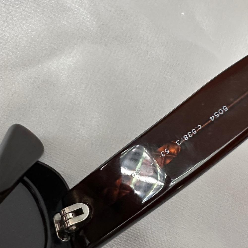 CHANEL Elegant Dark Brown Sunglasses - Picture 7 of 14
